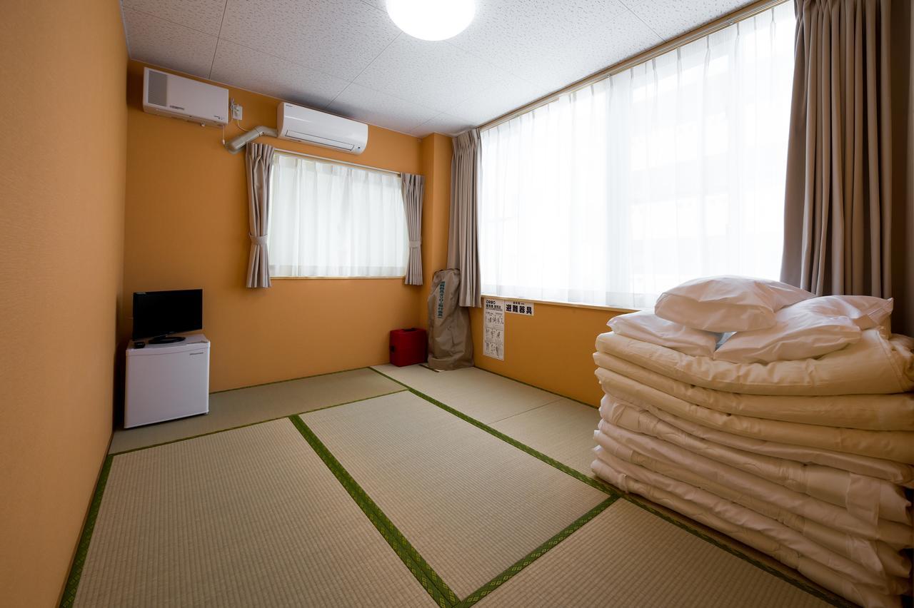Guest House Yutaka Naha Exteriör bild